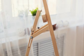 Мольберт Лира Dinart высотой 175см со стаканчиками